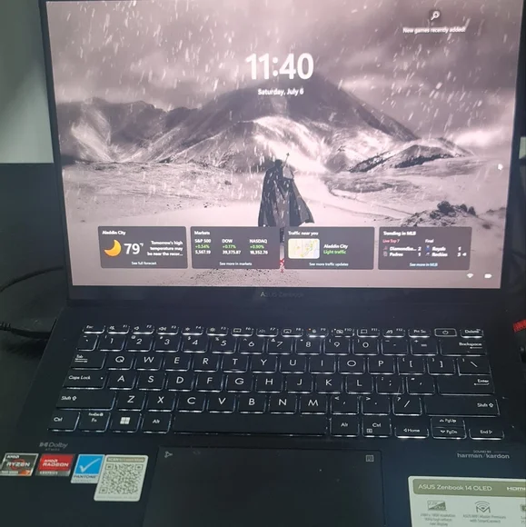 ASUS Zenbook 14 inch OLED WUXGA Touch Laptop AMD Ryzen 7-8840HS 16GB RAM 512GB S